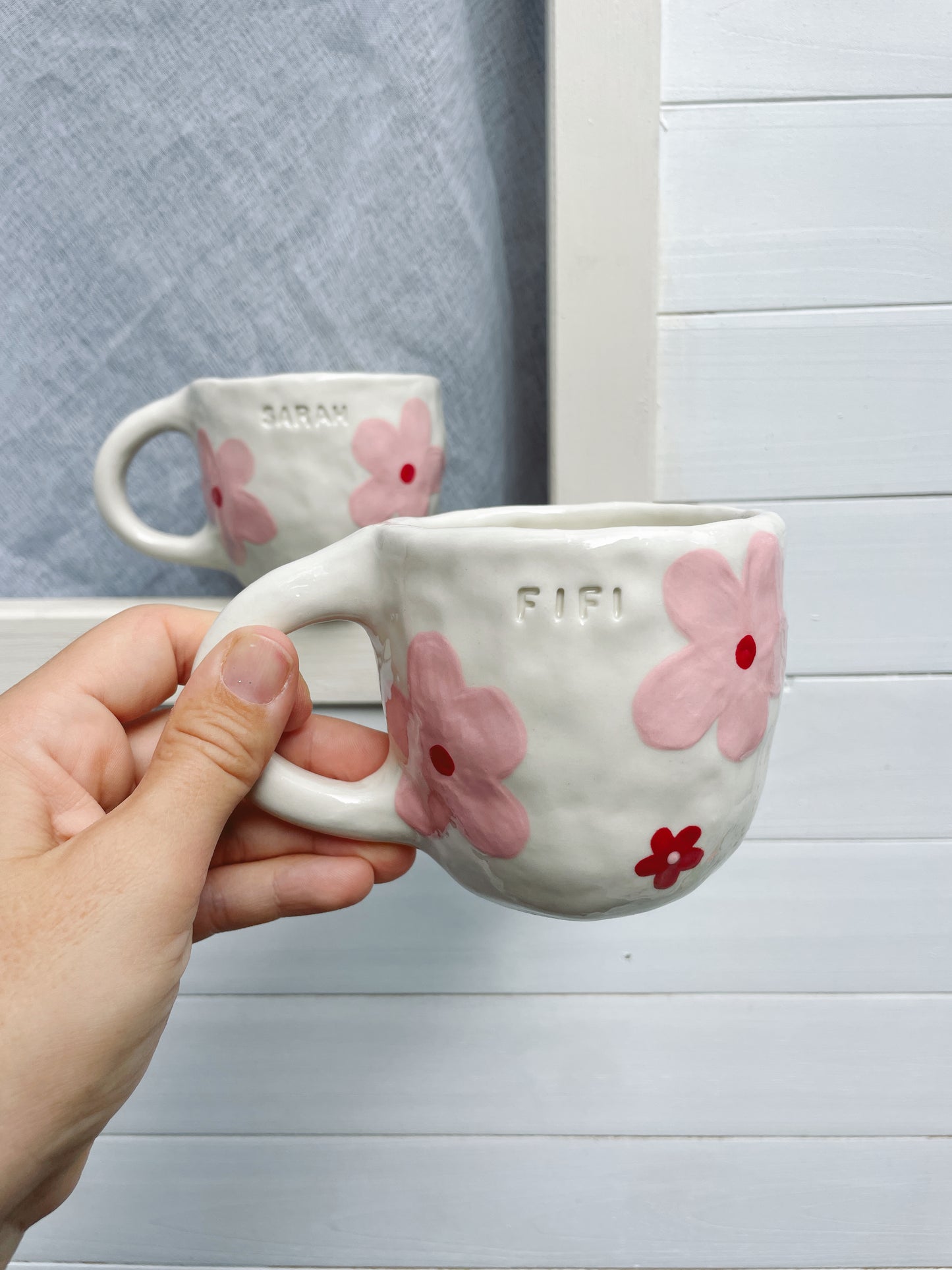 Custom mug pink and red daisy